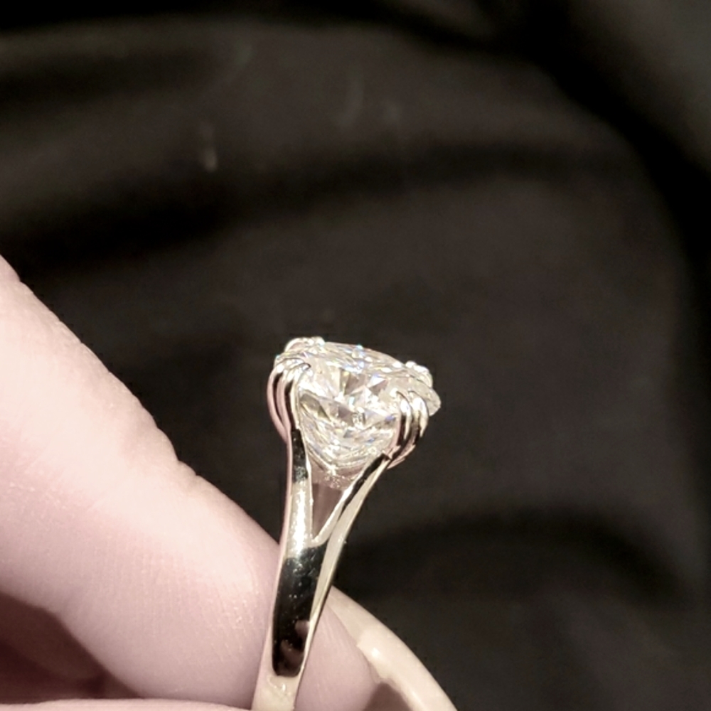 MOSSANITE RING - Picture 2 of 2